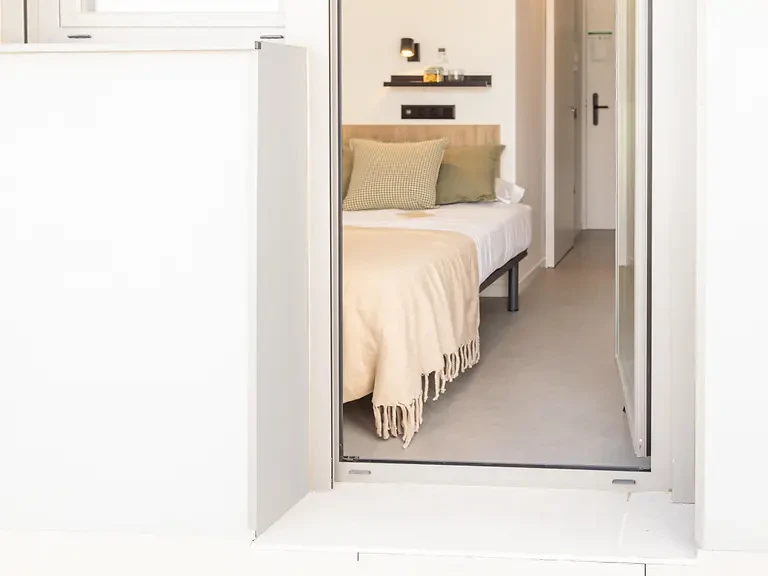 Single + with kitchen - image 10