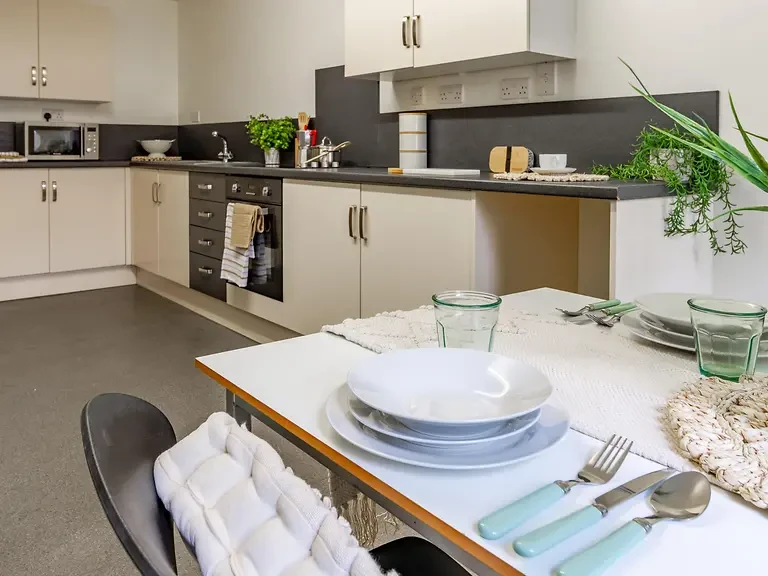 Standard En-suite - image 7