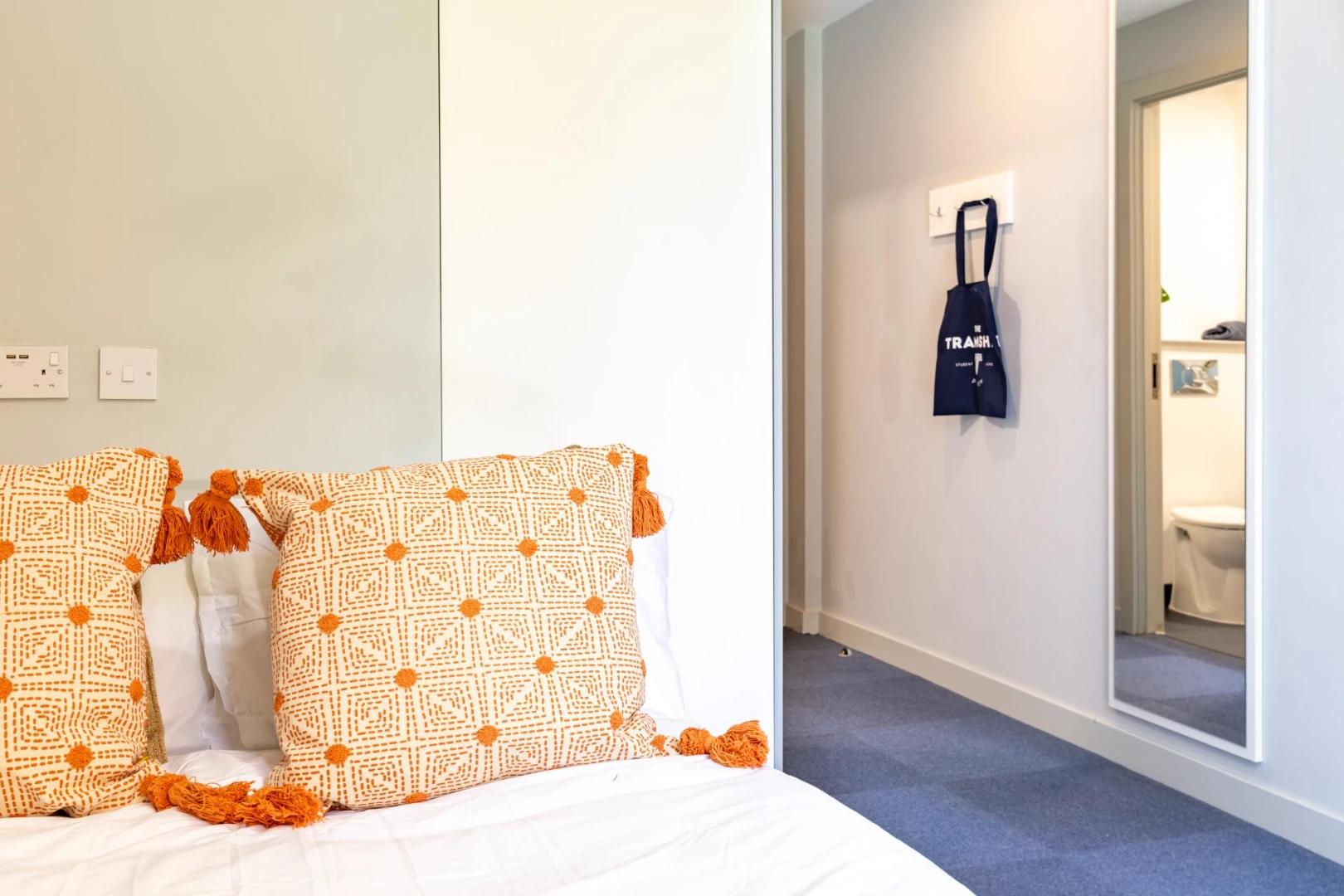 Bronze Ensuite - image 12