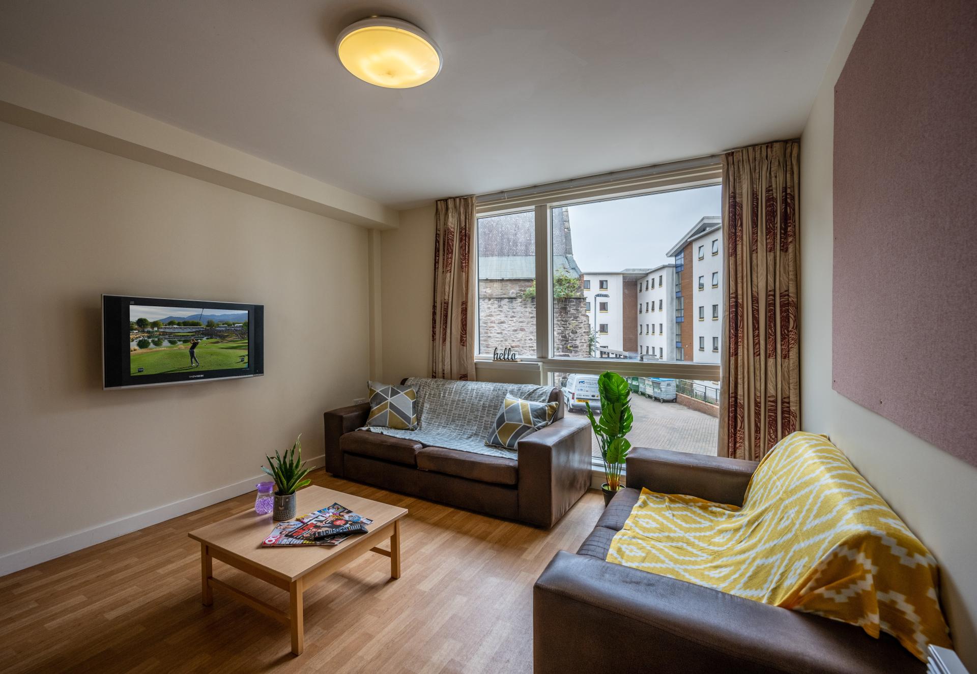 Standard Ensuite ( within a 4 bed flat ) - image 9