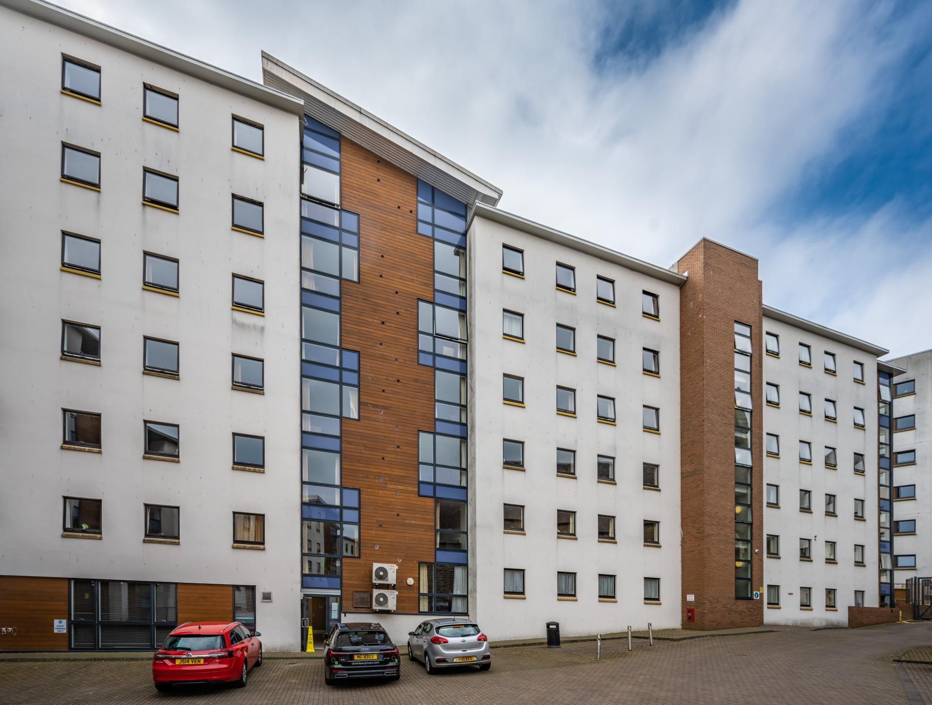 Standard Ensuite ( within a 4 bed flat ) - image 12