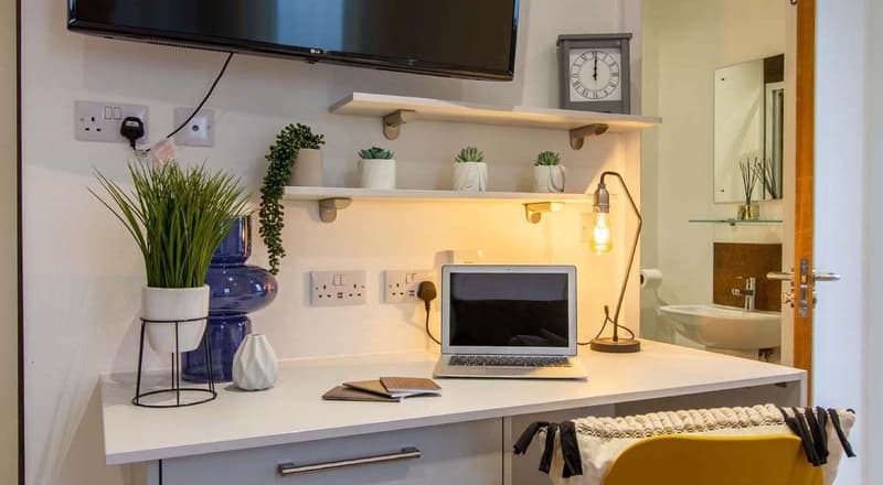 Standard Ensuite - image 10