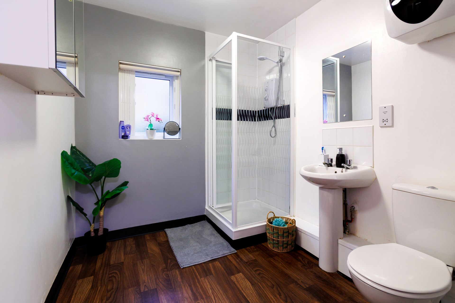 Bronze Single Non Ensuite - image 20