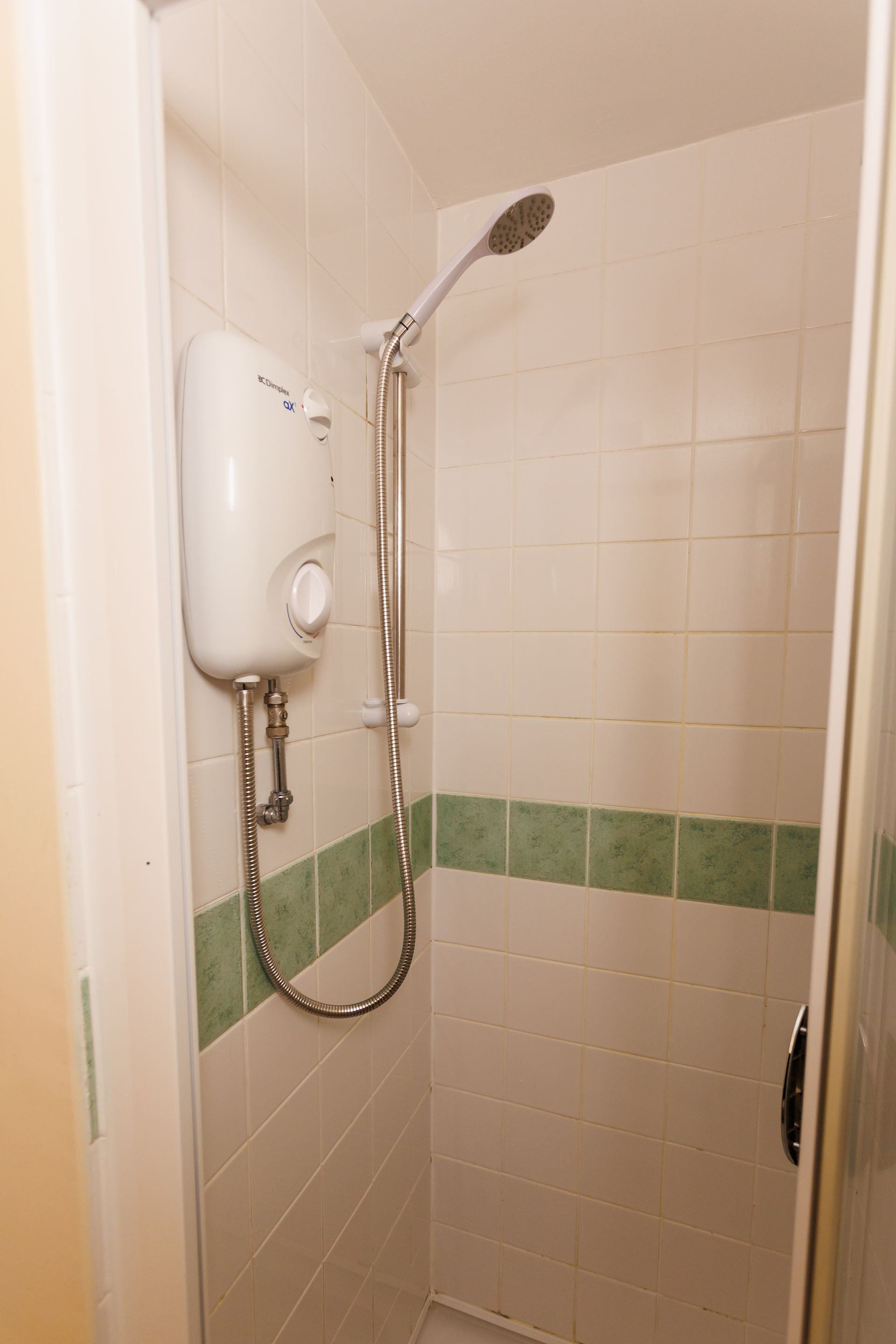 Bronze Ensuite - image 17