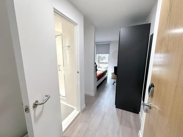 Standard Ensuite - image 7