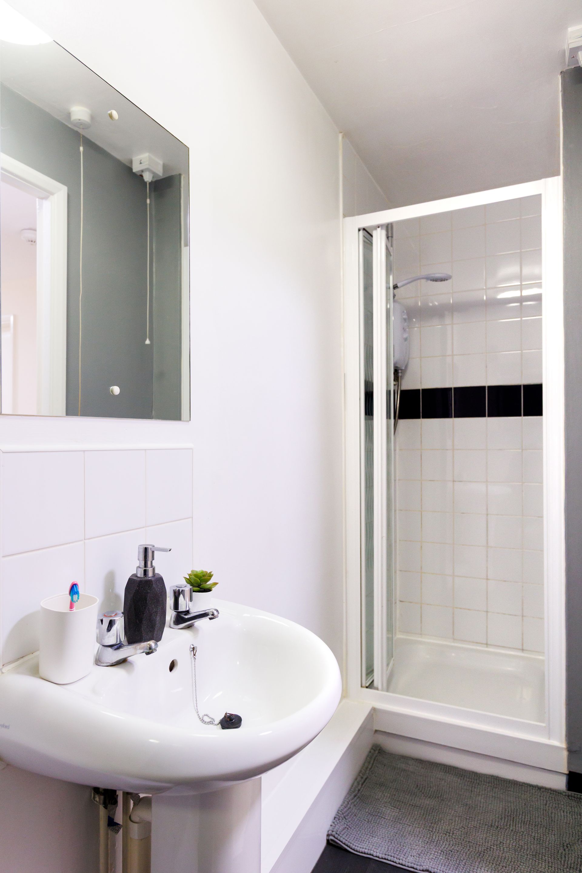 Bronze Standard Non Ensuite - image 23
