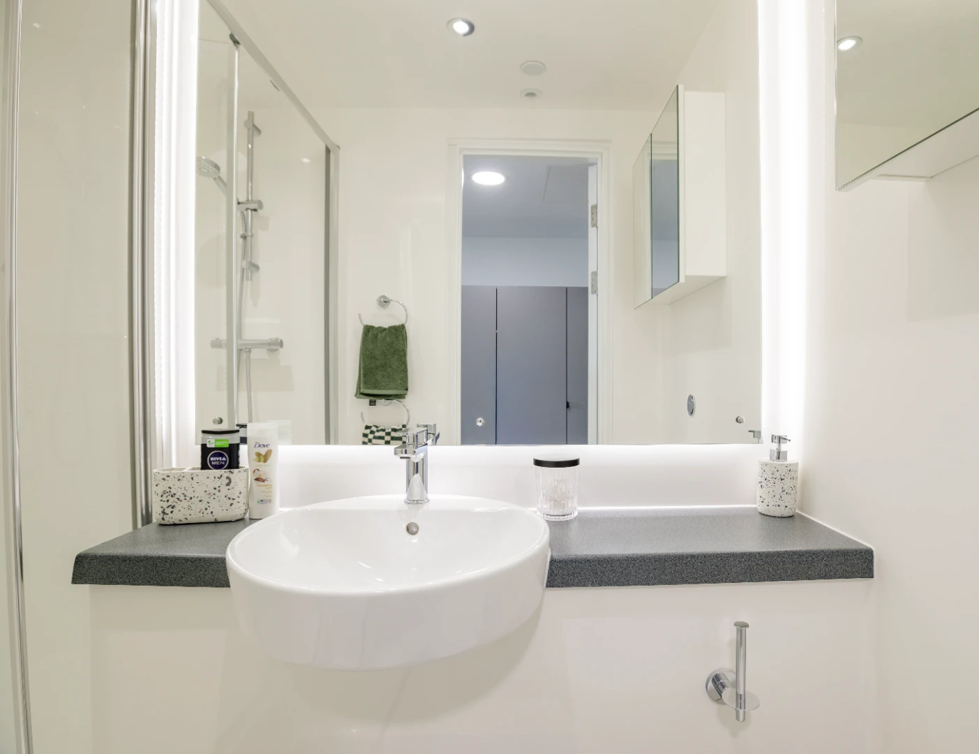 Standard Studio (Floor 11) - image 9