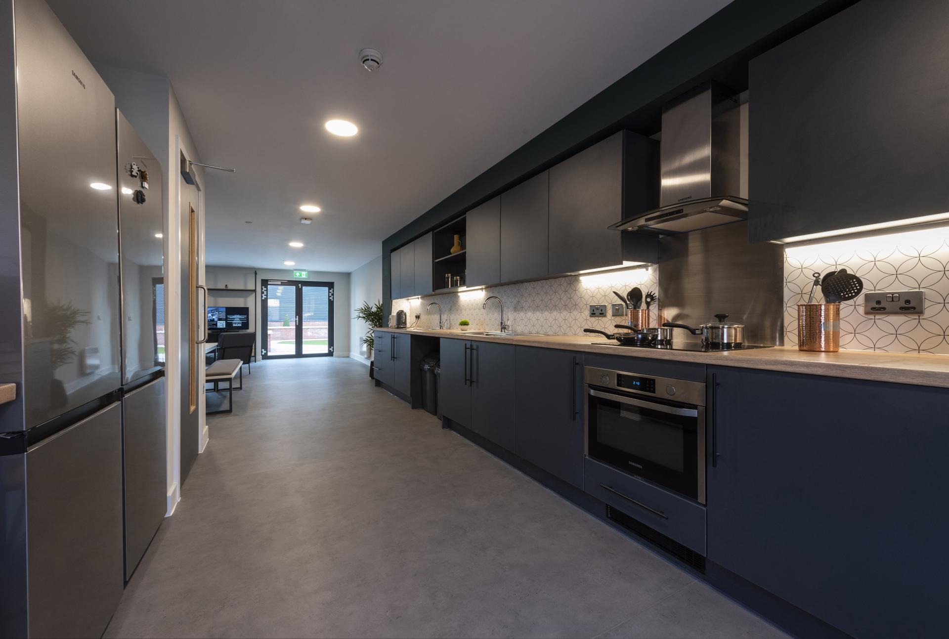 Townhouse Room - image 10