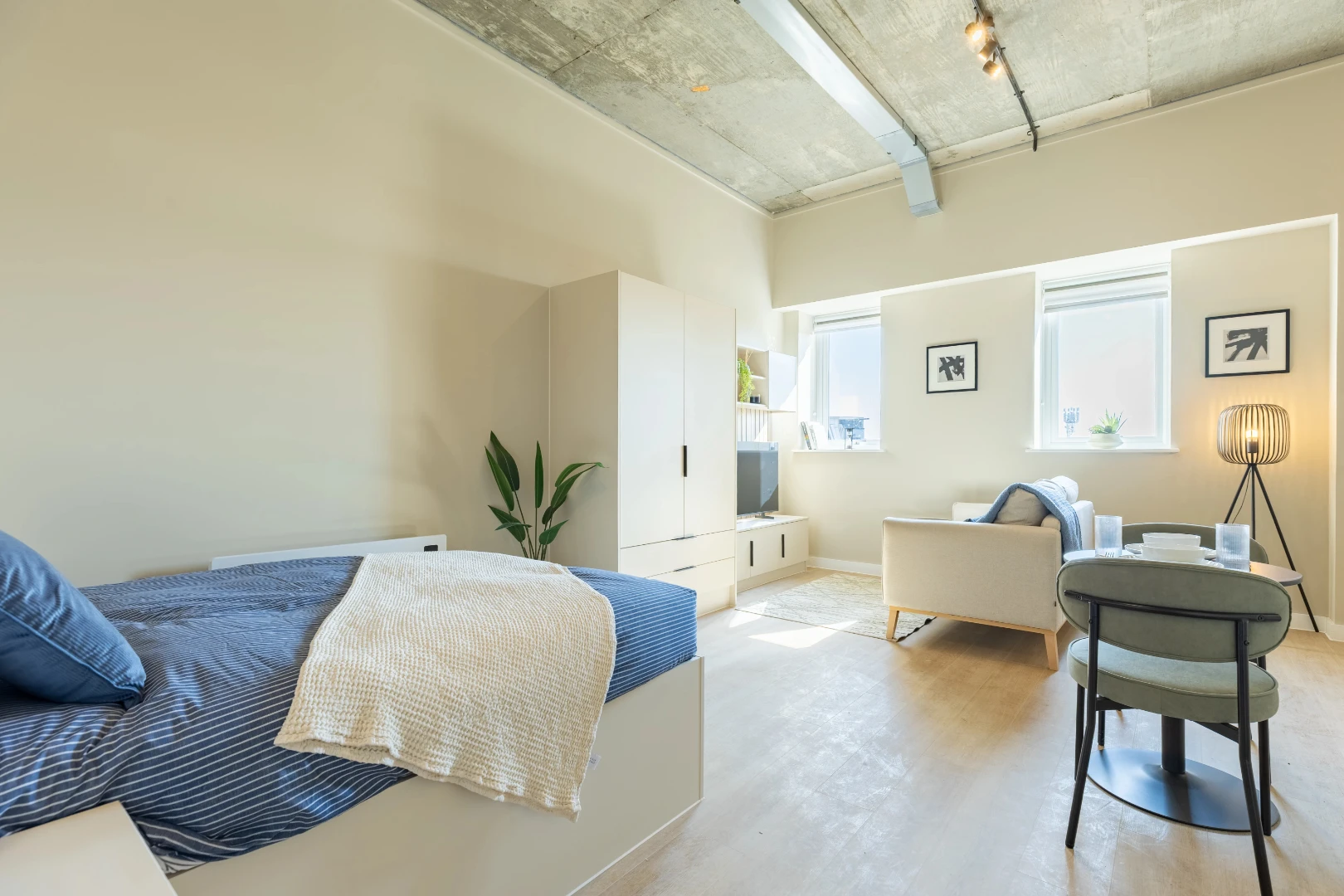 Stretch Studio Apartment - image 7