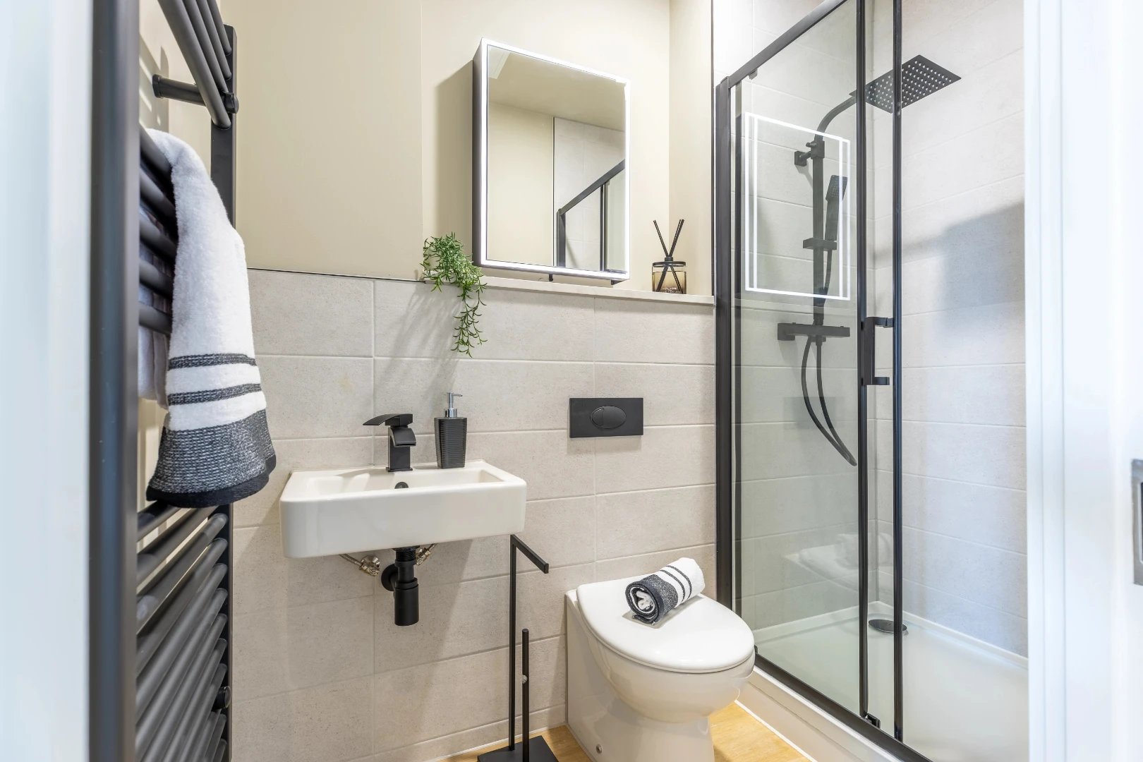 Stretch Studio Apartment - image 10