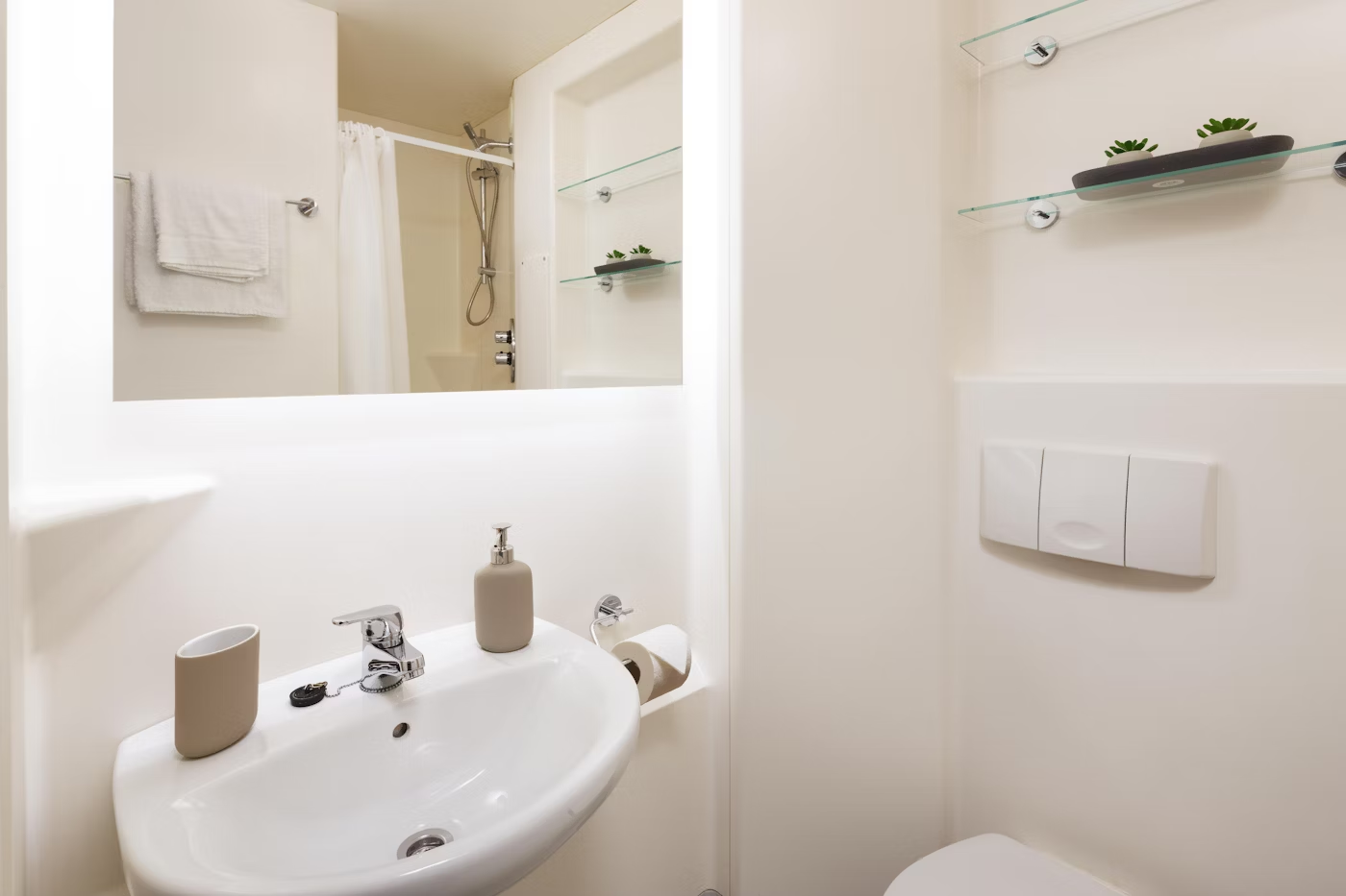 Ensuite Silver ( New Style ) - image 5