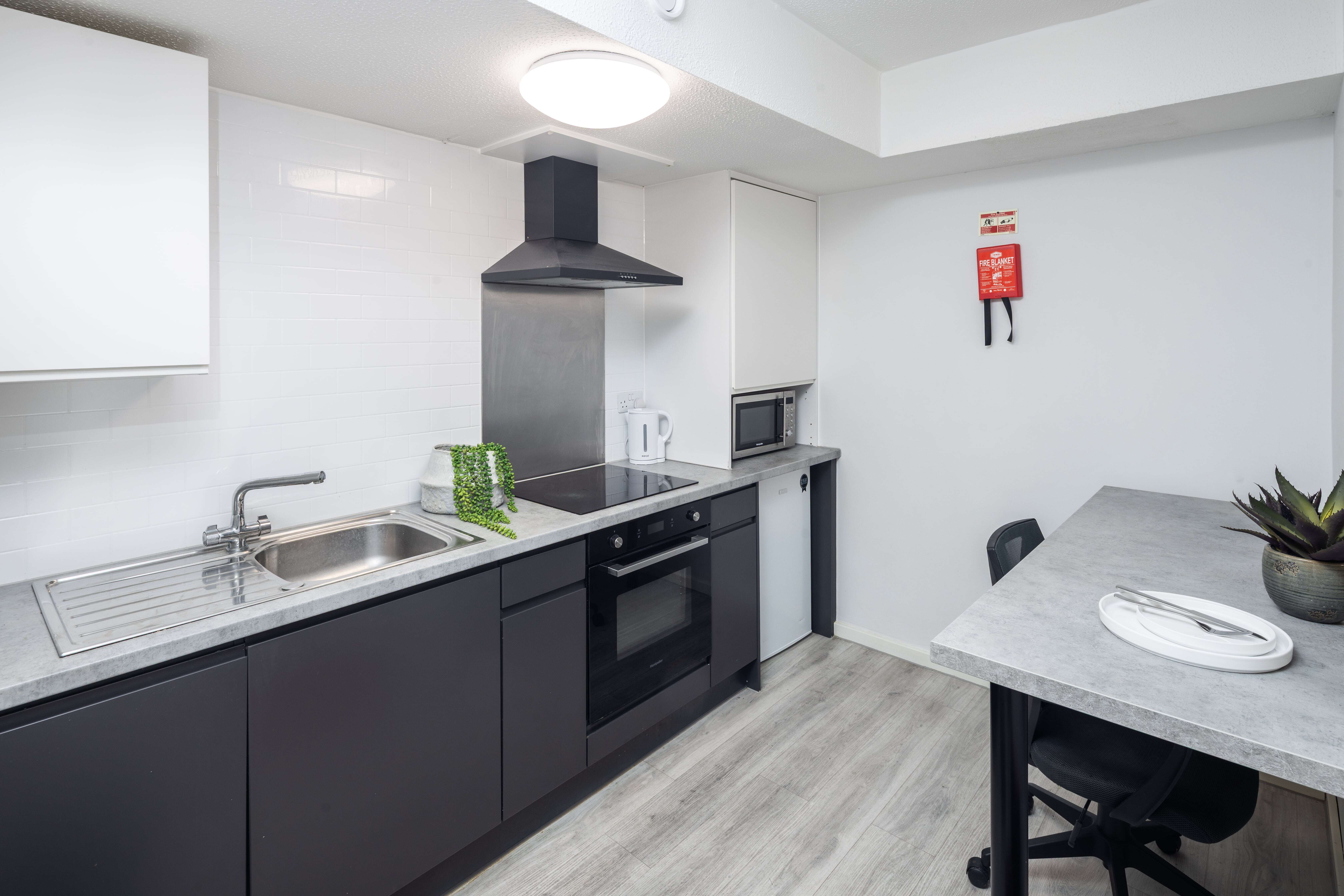 Studio - image 8