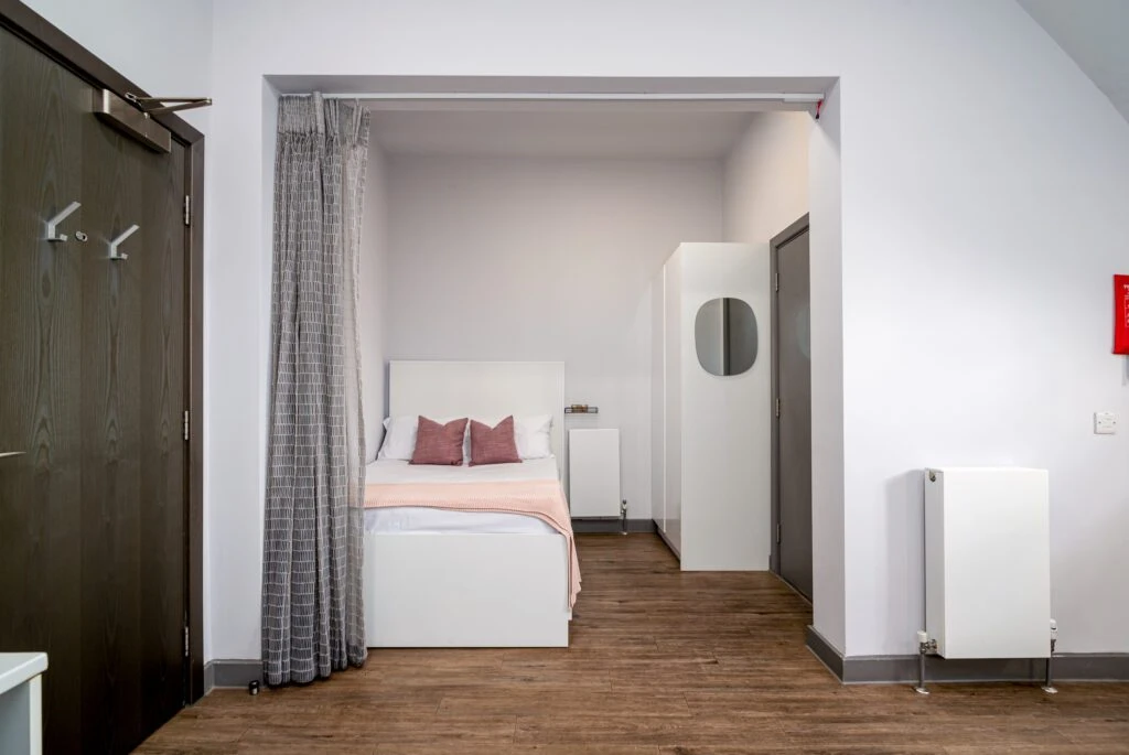 Studio Apartment - image 10