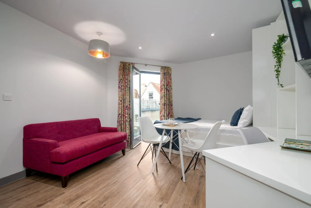 Studio Apartment - image 11