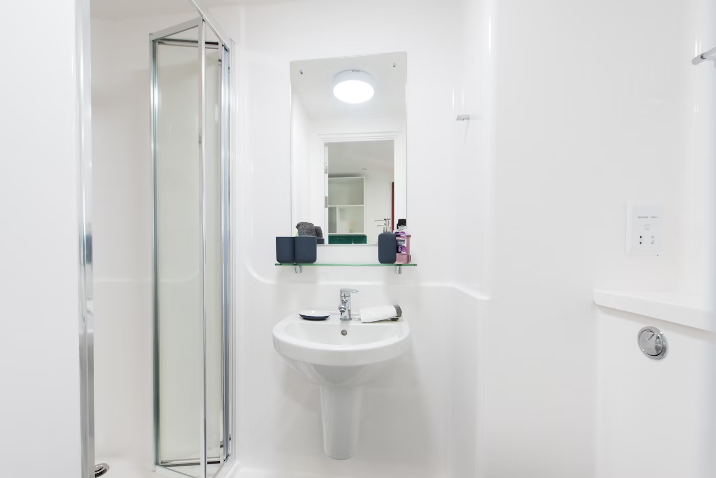Studio silver plus city view - image 7