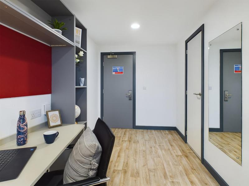 Gold Ensuite - image 7