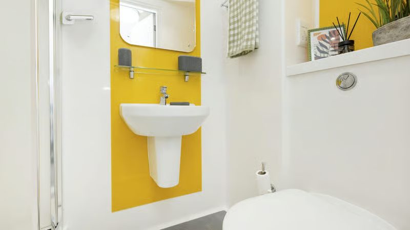 Superior Ensuite - image 7