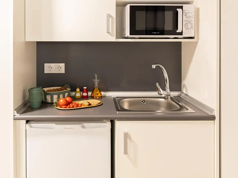 Superior Individual with Shared Bathroom - image 9