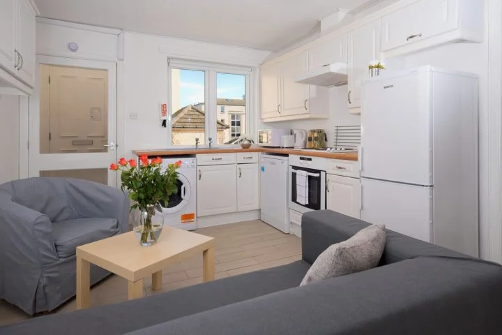 Premium – 2 Bed Maisonette With Study - image 10