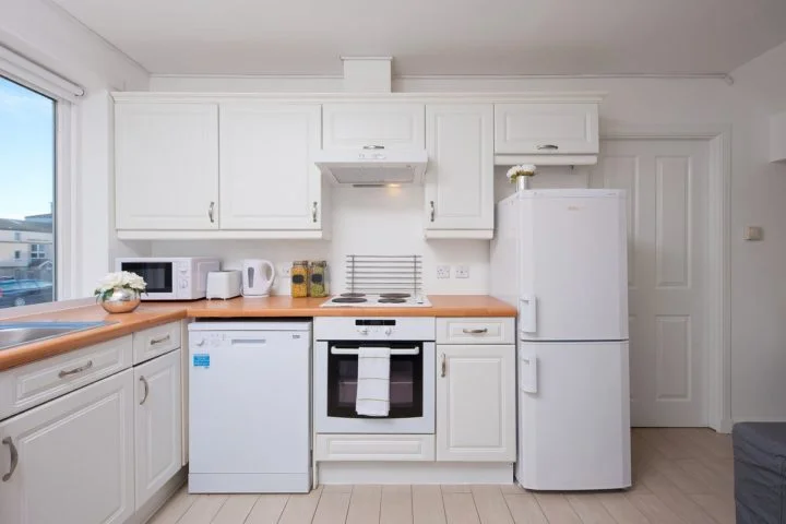 Premium – 2 Bed Maisonette With Study - image 9