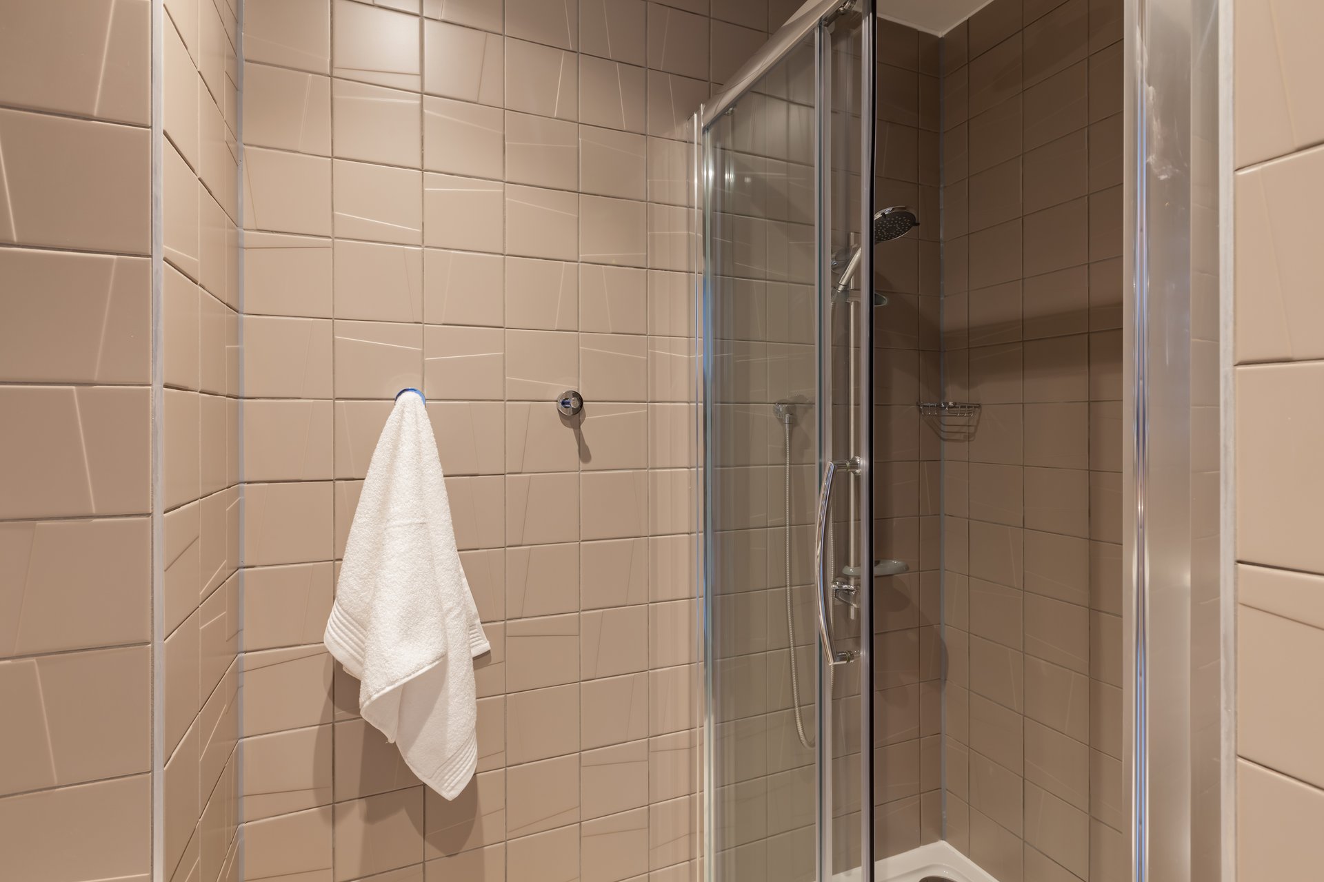 true Apartment 6 Bedrooms - image 7