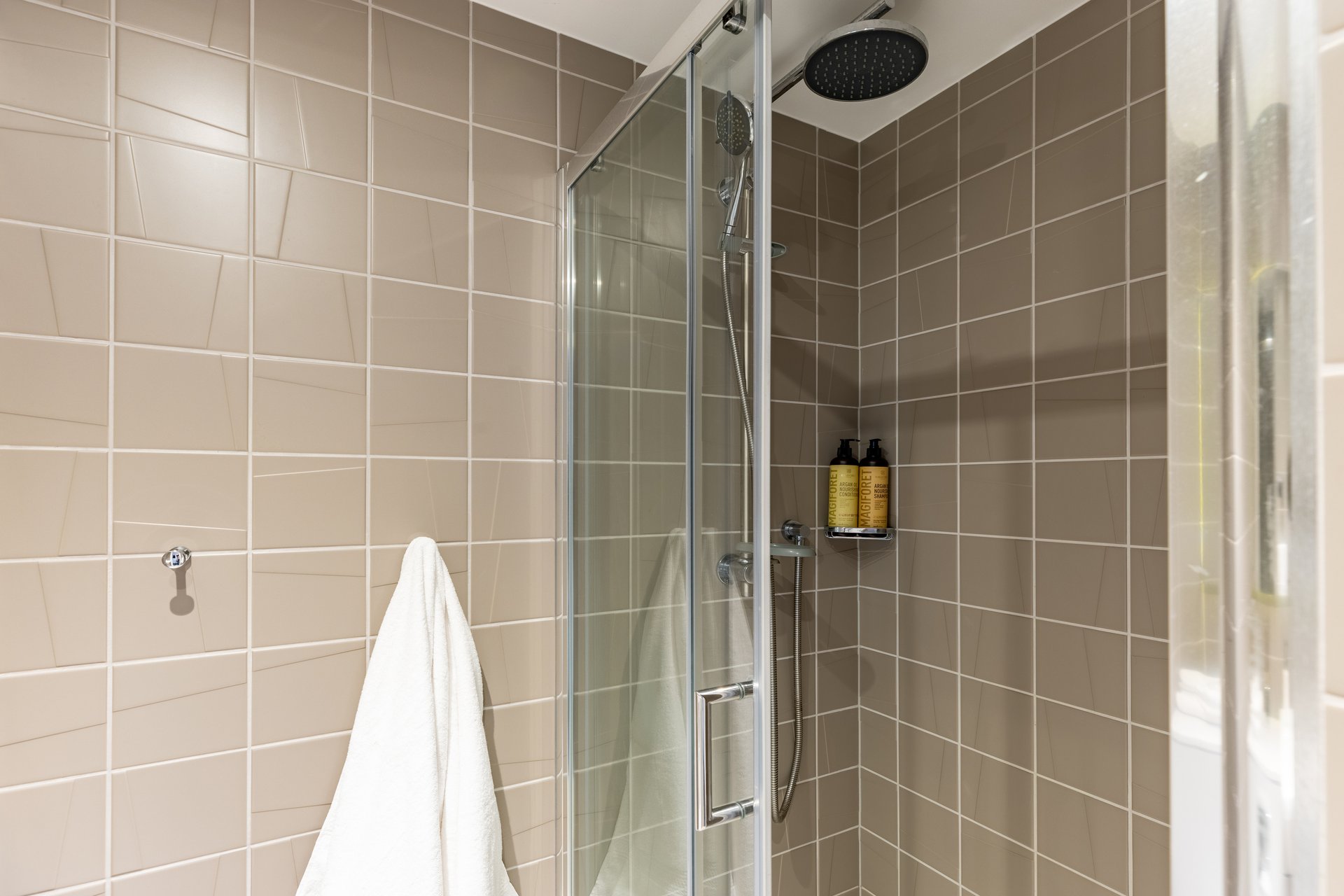 true Apartment - image 10