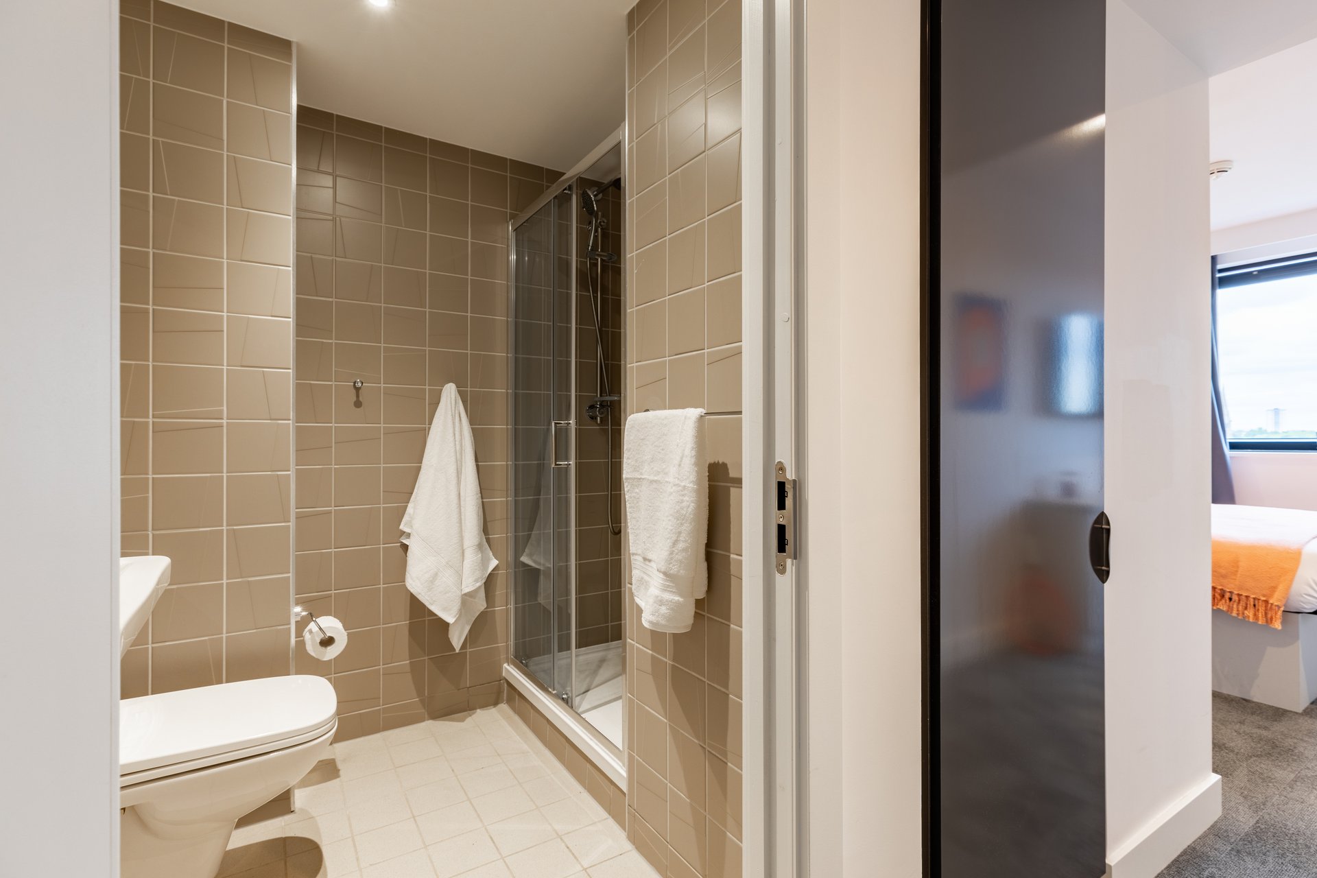 true Apartment - image 7