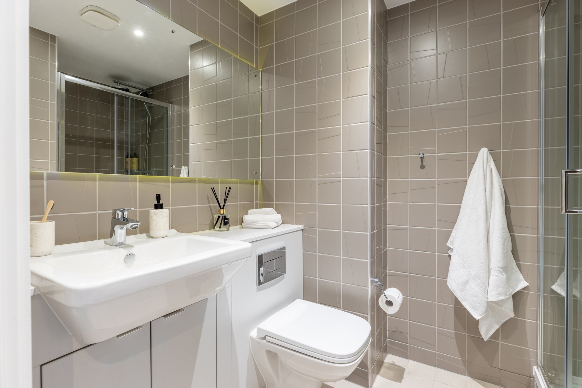 true Apartment - image 9