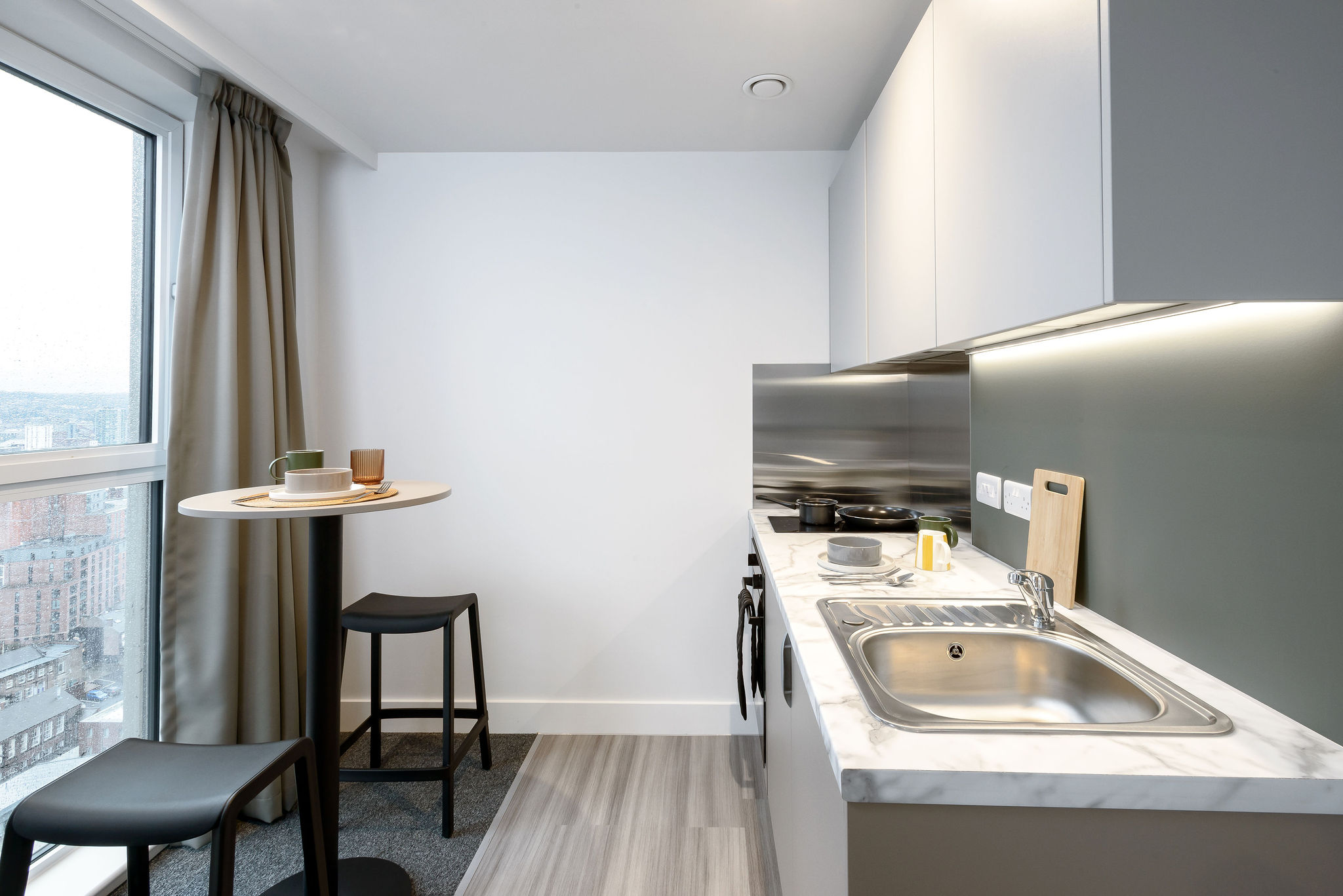 true Deluxe Studio - image 8