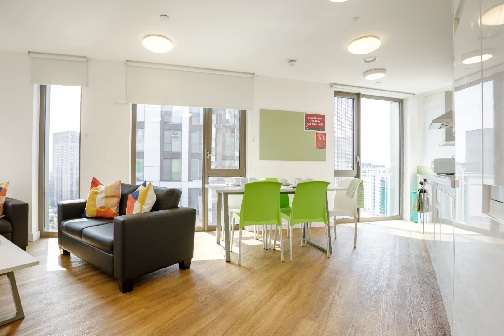 Upper Floor Ensuite (5 Bed) - image 9