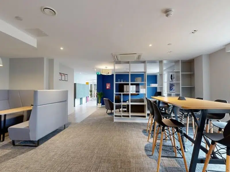 Ash Grove Court, Guildford photo 15