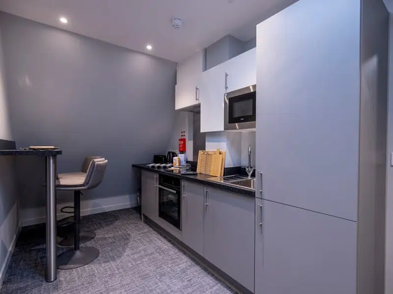Ash Grove Court, Guildford photo 18