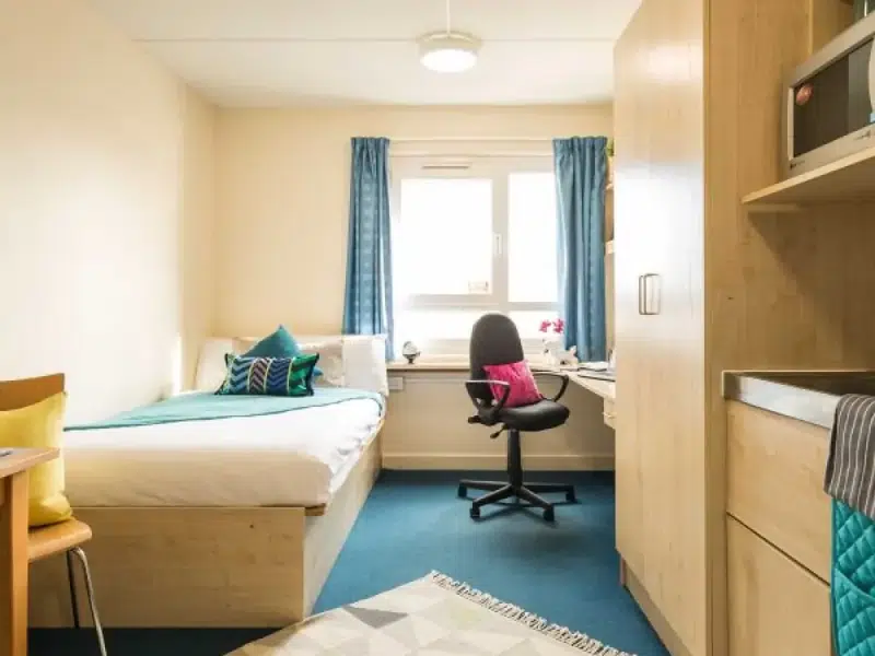Creek Court, London photo 2
