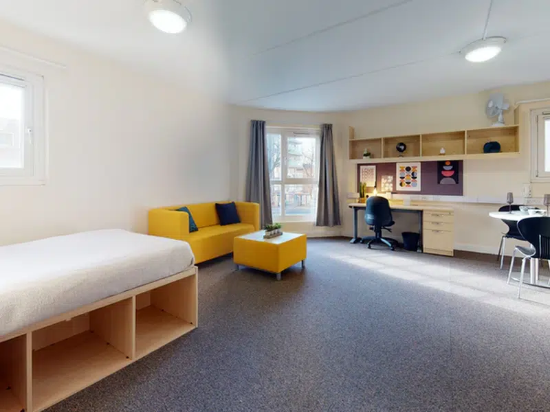 Creek Court, London photo 4
