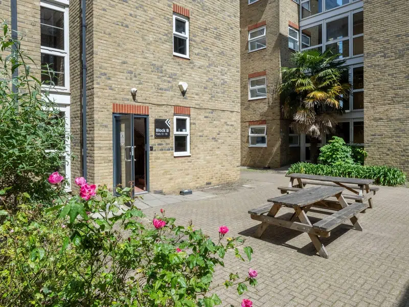 Dean House, London photo 6