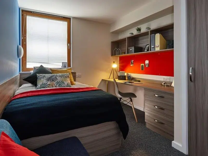 Don Gratton House, London photo 1