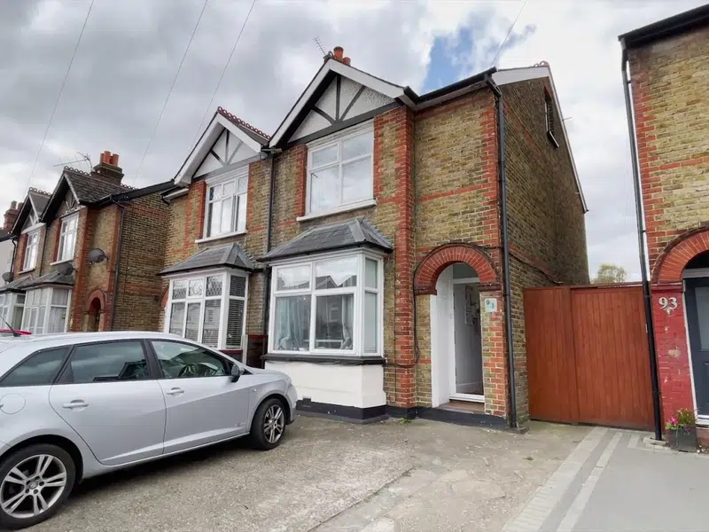 Hook Road, London photo 13