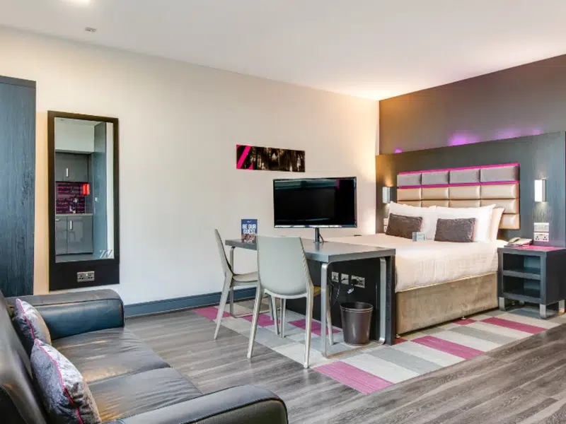 Iconinc Roomzzz @ Chester photo 1