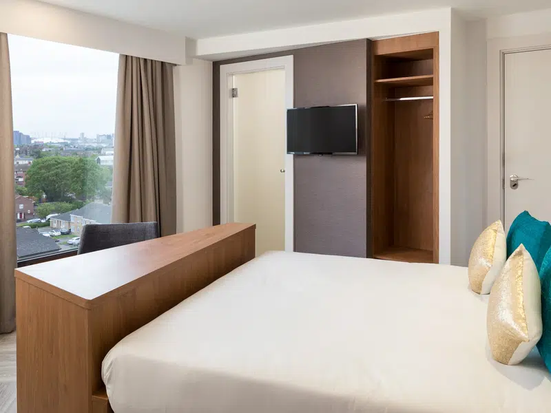 Iconinc @ Roomzzz - Stratford, London photo 4