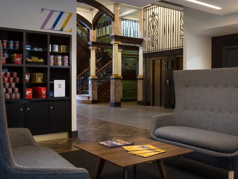 Iconinc @ Roomzzz - Manchester Victoria photo 7