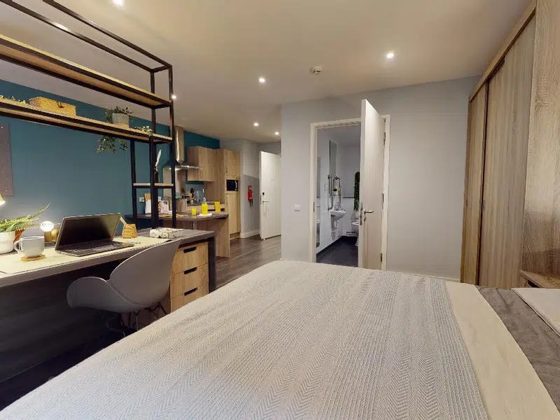 iQ Hammersmith, London photo 6