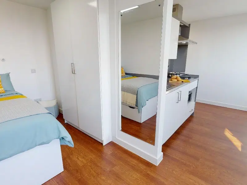 iQ Haywood House, London photo 2