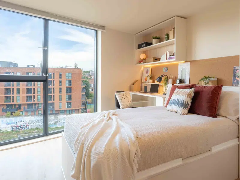 iQ Haywood House, London photo 1
