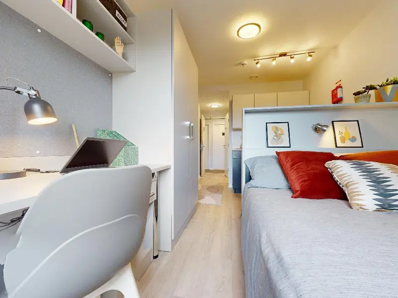 iQ Highbury, London photo 3