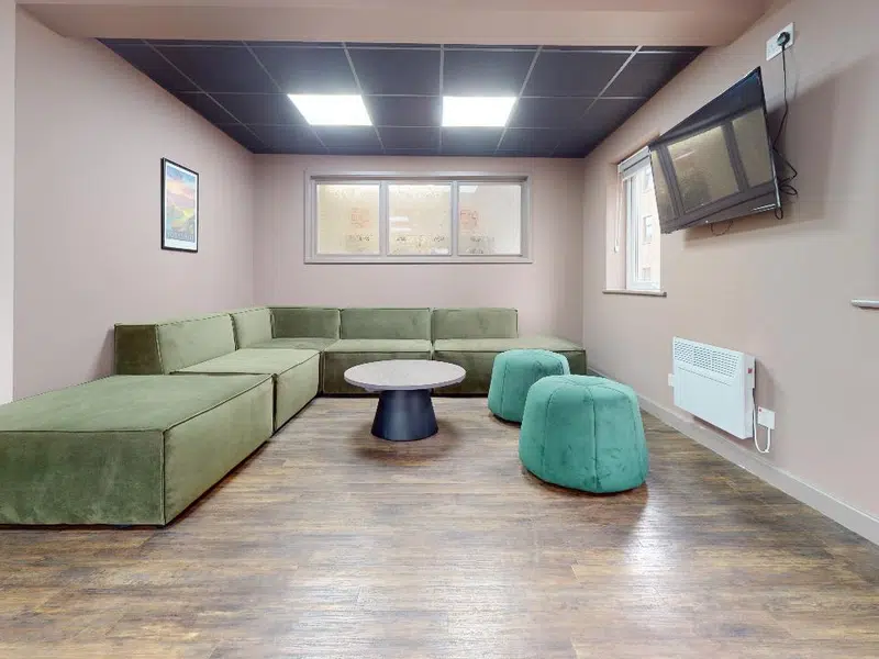 iQ Little Aspley House, Huddersfield photo 10