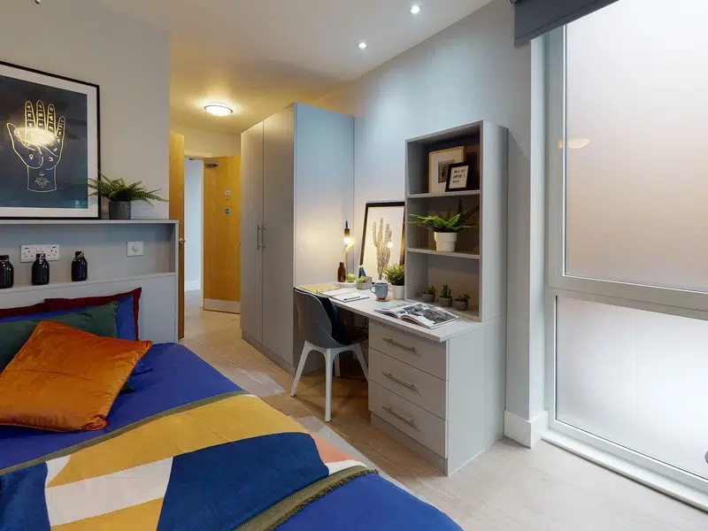 iQ Magenta House, London photo 2