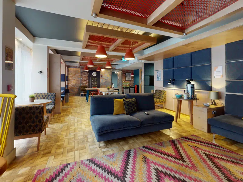 iQ Magenta House, London photo 10