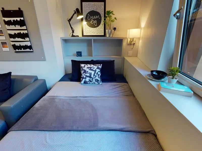 iQ Magenta House, London photo 5