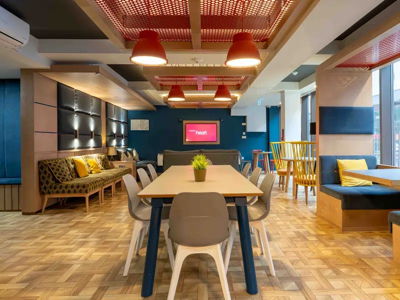 iQ Magenta House, London photo 14