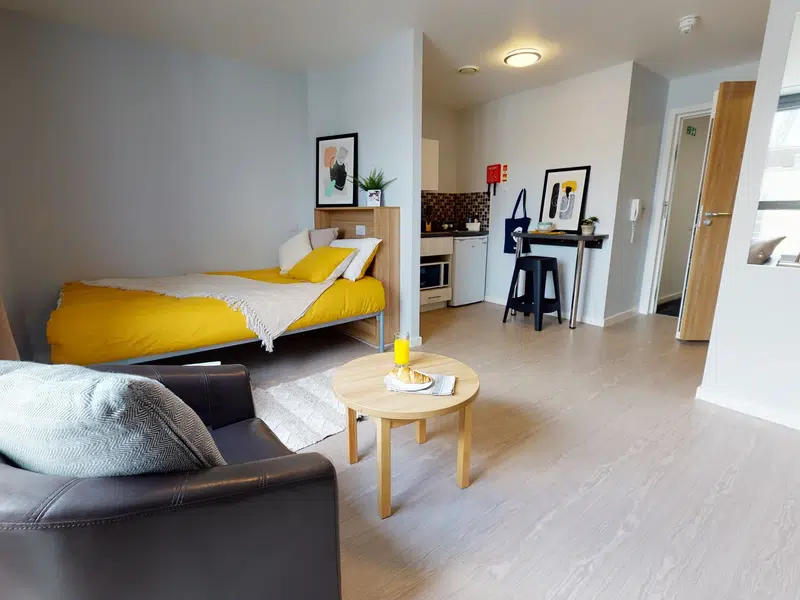 iQ Sterling Court, London photo 3